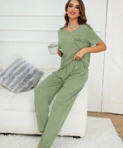 ⁦هوم وير شي ان⁩ - الصورة ⁦4⁩